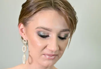 Скидка на макияж и прически по предзаписи на июнь